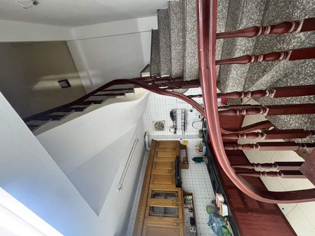 Bán nhà Đường Láng - diện tích 41.2m2 4 tầng - Ngõ 302 Đường Láng - giá 9,5 tỷ