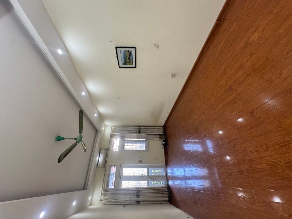 Bán nhà Đường Láng - diện tích 41.2m2 4 tầng - Ngõ 302 Đường Láng - giá 9,5 tỷ