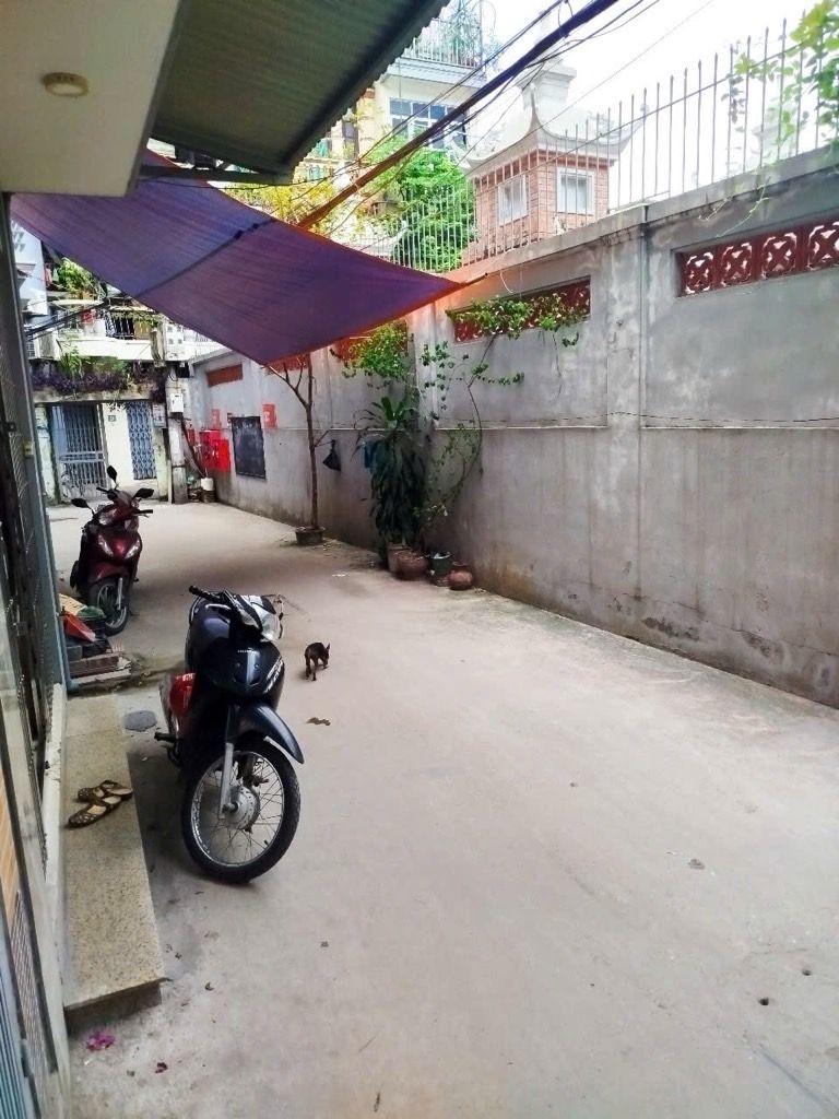 Bán nhà Đường Láng - diện tích 41.2m2 4 tầng - Ngõ 302 Đường Láng - giá 9,5 tỷ