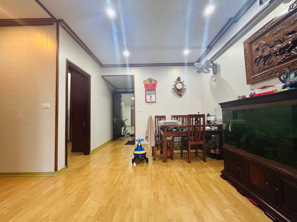 Bán nhà Nguyễn Xiển - diện tích 75m2 5 tầng - có lot để ô tô - giá 6,1 tỷ