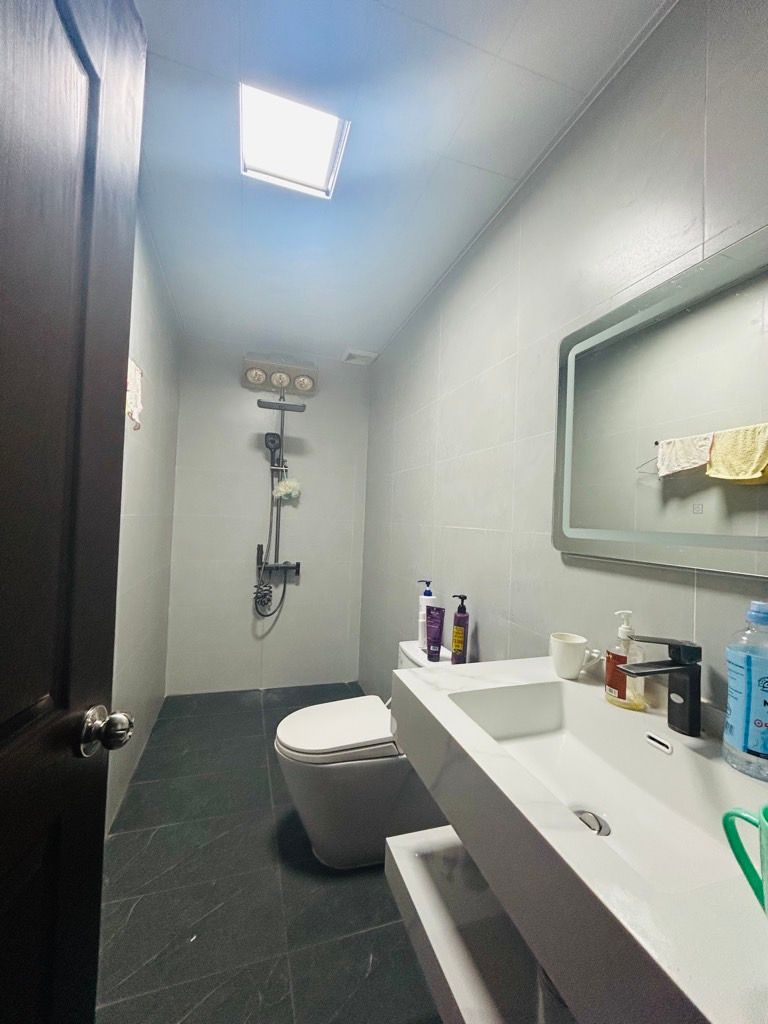 Bán nhà Nguyễn Xiển - diện tích 75m2 5 tầng - có lot để ô tô - giá 6,1 tỷ