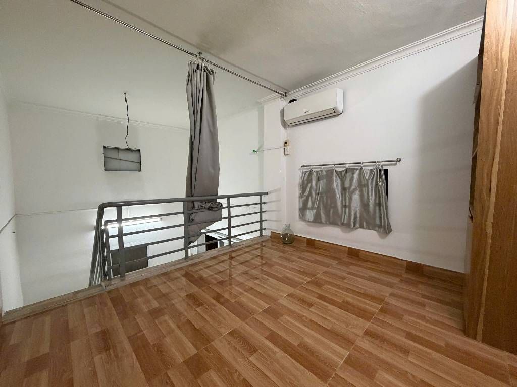 Bán nhà Vũ Hữu - diện tích 25,5m2 3 tầng - Ngõ thông, ô tô tránh - giá 6,6 tỷ