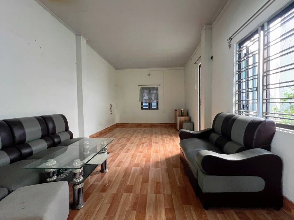 Bán nhà Vũ Hữu - diện tích 25,5m2 3 tầng - Ngõ thông, ô tô tránh - giá 6,6 tỷ