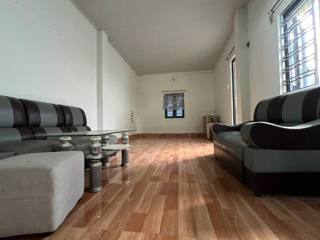 Bán nhà Vũ Hữu - diện tích 25,5m2 3 tầng - Ngõ thông, ô tô tránh - giá 6,6 tỷ