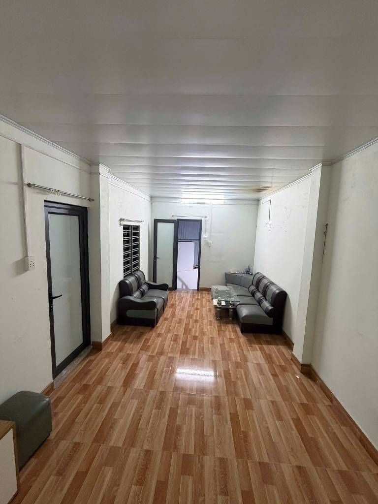 Bán nhà Vũ Hữu - diện tích 25,5m2 3 tầng - Ngõ thông, ô tô tránh - giá 6,6 tỷ