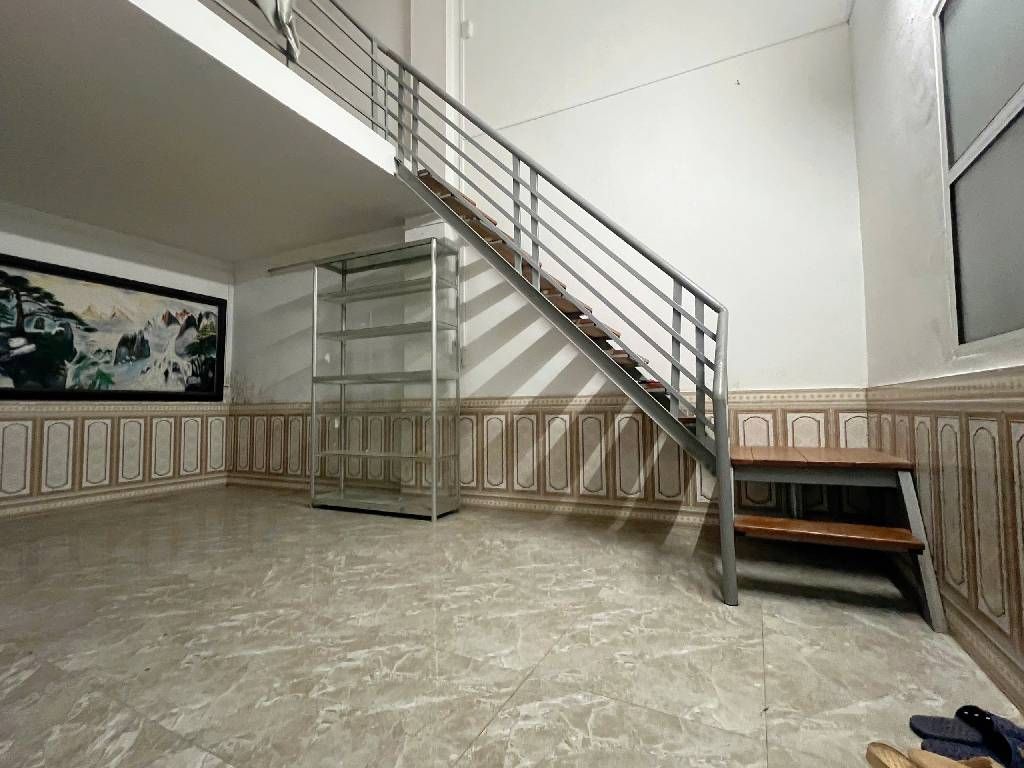 Bán nhà Vũ Hữu - diện tích 25,5m2 3 tầng - Ngõ thông, ô tô tránh - giá 6,6 tỷ