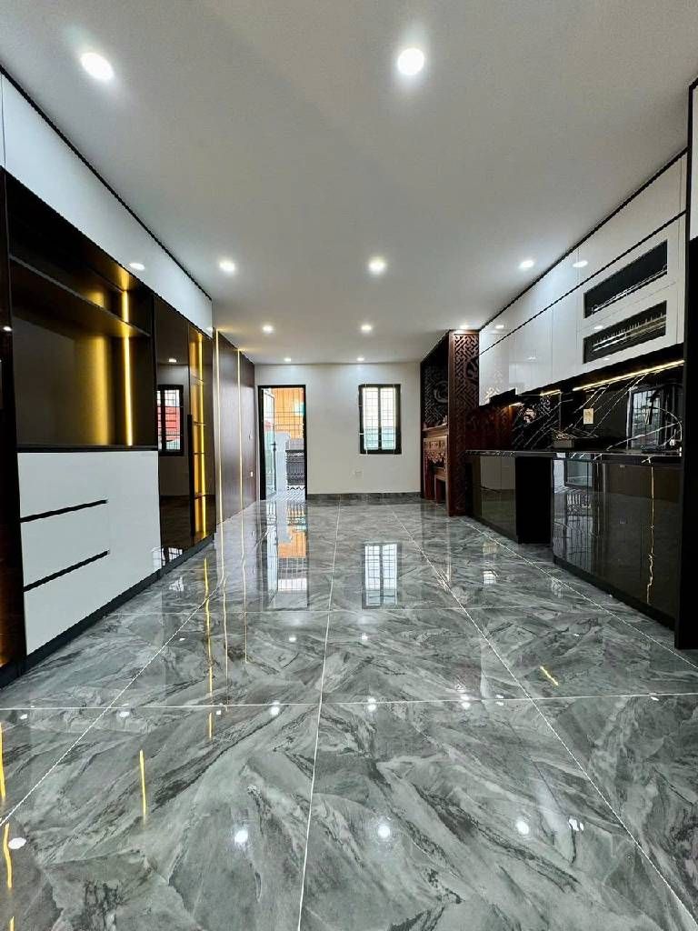 Bán nhà Hoàng Mai - diện tích 50m2 6 tầng - Ô TÔ - giá 19,5 tỷ