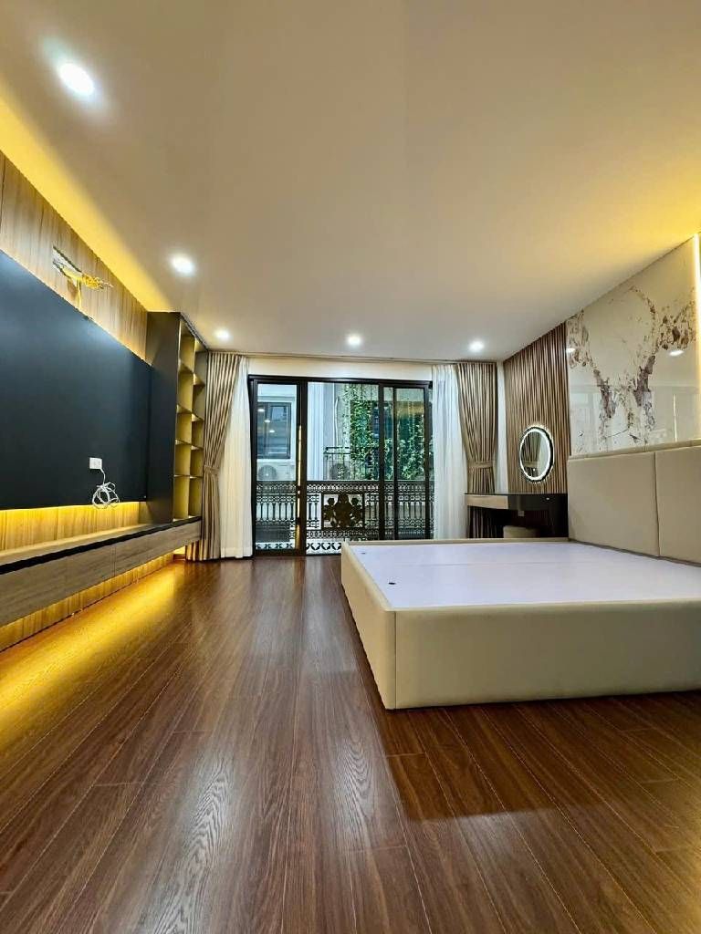 Bán nhà Hoàng Mai - diện tích 50m2 6 tầng - Ô TÔ - giá 19,5 tỷ