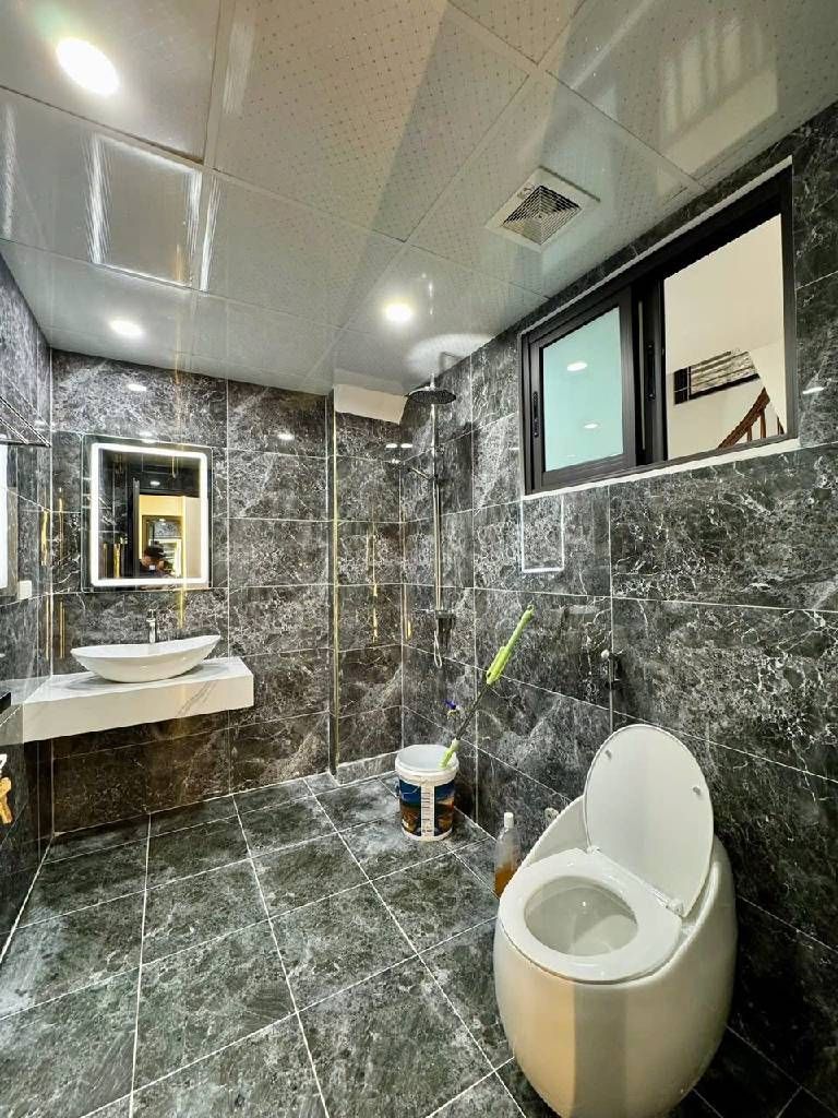 Bán nhà Hoàng Mai - diện tích 50m2 6 tầng - Ô TÔ - giá 19,5 tỷ