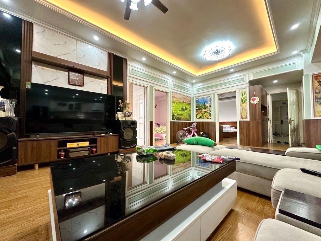 Bán nhà Nguyễn Đức Cảnh - diện tích 130m2 21 tầng - Căn lô góc siêu thoáng - giá 8,6 tỷ