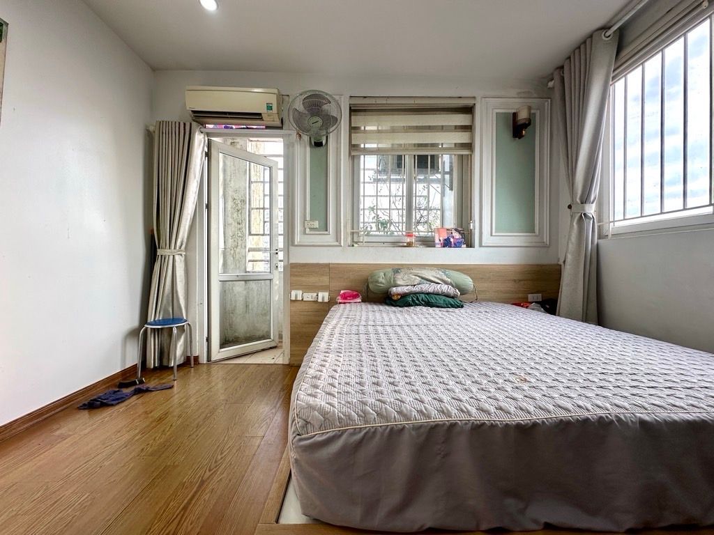 Bán nhà Nguyễn Đức Cảnh - diện tích 130m2 21 tầng - Căn lô góc siêu thoáng - giá 8,6 tỷ