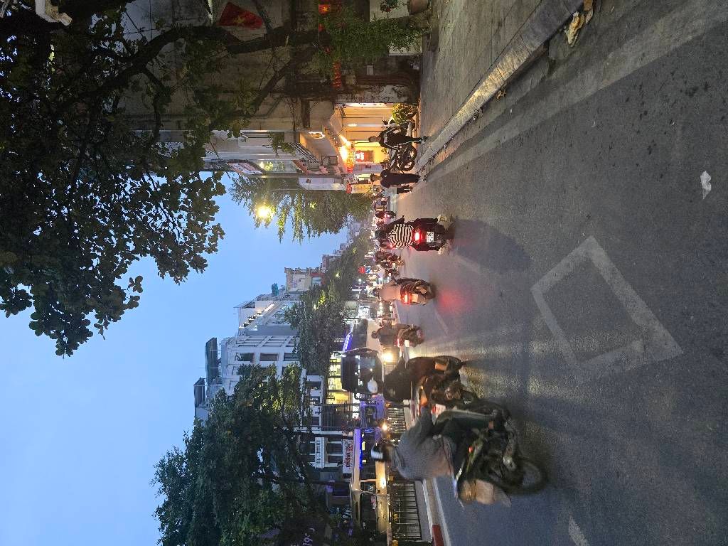 Bán nhà Ngõ Văn Hương - diện tích 44.8m2 4 tầng - Sổ đỏ chính chủ - giá 12 tỷ