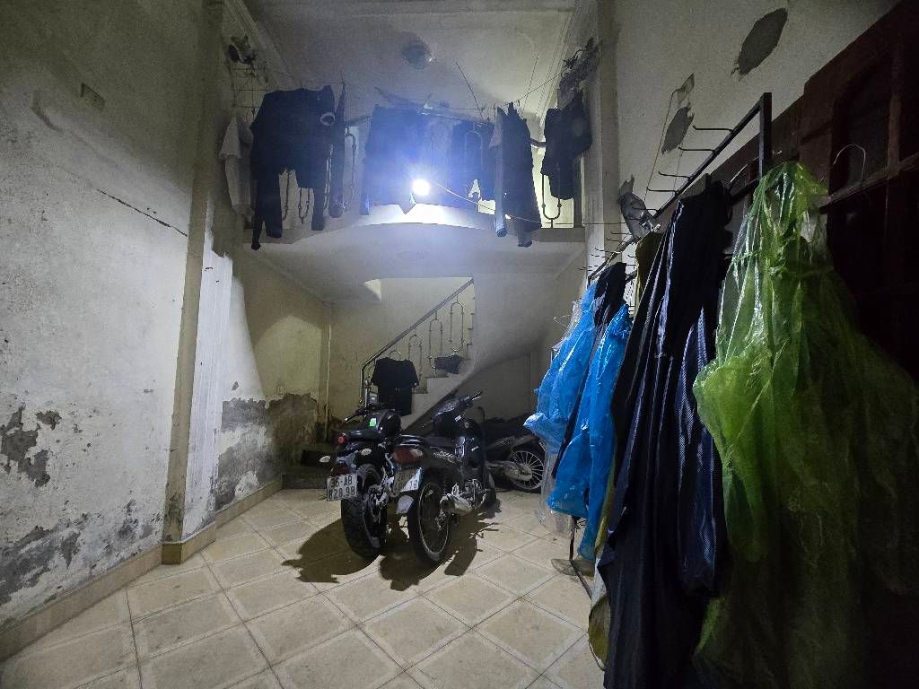 Bán nhà Ngõ Văn Hương - diện tích 44.8m2 4 tầng - Sổ đỏ chính chủ - giá 12 tỷ