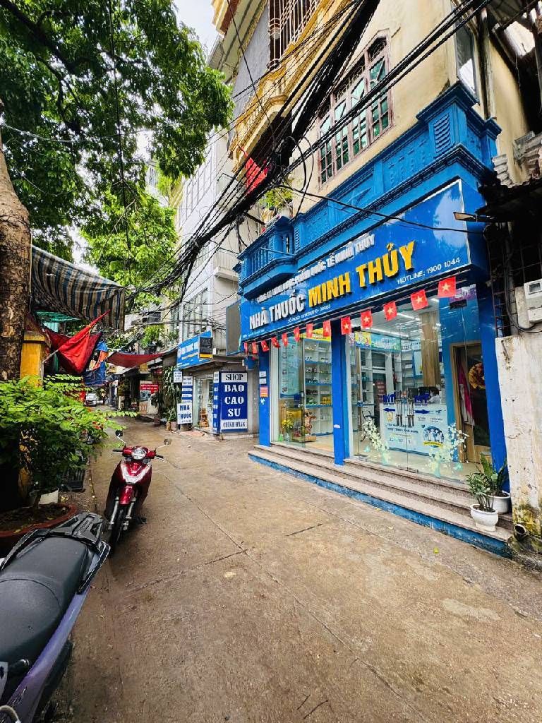 Bán nhà Vũ Ngọc Phan - diện tích 33m2 5 tầng - Nhà mới kính koong, thang máy - giá 7,9 tỷ