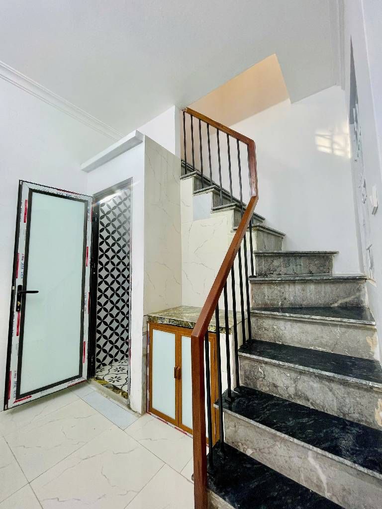 Bán nhà Nguyễn An Ninh - diện tích 10m2 4 tầng - Vị trí đẹp ngõ to thông kinh doanh thoáng trước sau - giá 2,0 tỷ