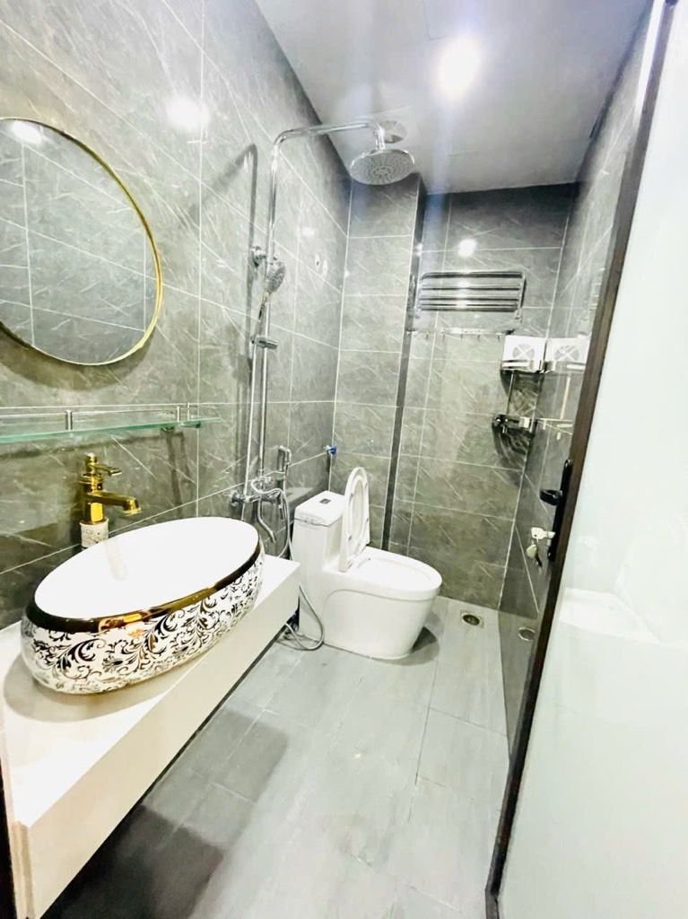 Bán nhà Vũ Tông Phan - diện tích 37,2m2 5 tầng - ngõ nông rộng, phố tiềm năng - giá 10,3 tỷ