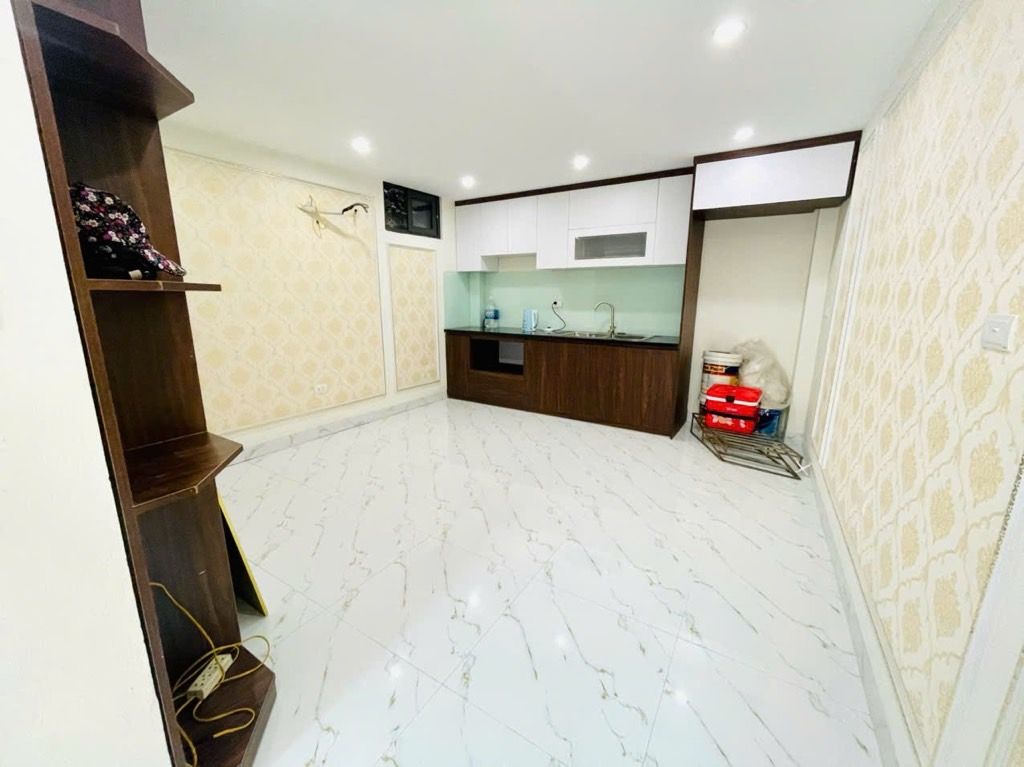 Bán nhà Vũ Tông Phan - diện tích 37,2m2 5 tầng - ngõ nông rộng, phố tiềm năng - giá 10,3 tỷ