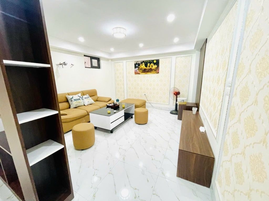 Bán nhà Vũ Tông Phan - diện tích 37,2m2 5 tầng - ngõ nông rộng, phố tiềm năng - giá 10,3 tỷ