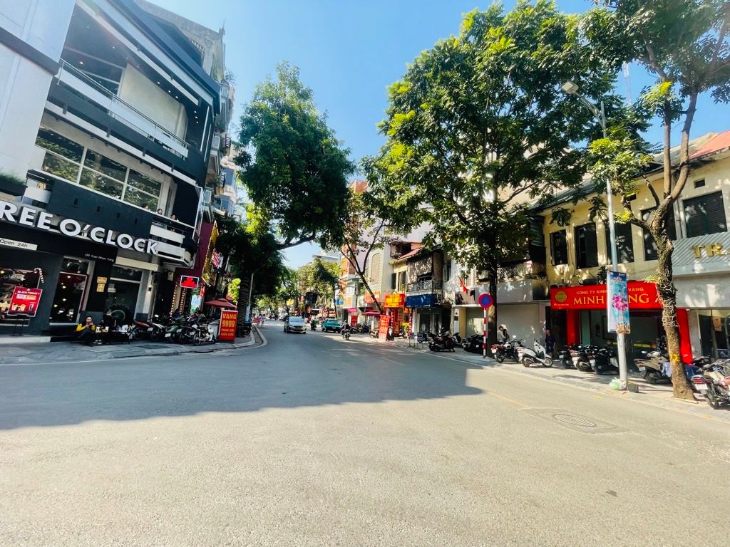 Bán nhà Trần Nhân Tông - diện tích 26m2 1 tầng - Căn hộ tập thể tầng 2 - giá 9,6 tỷ