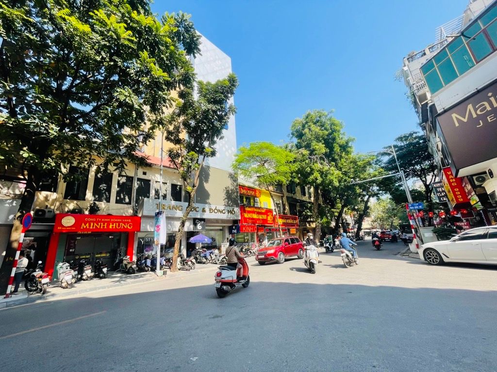 Bán nhà Trần Nhân Tông - diện tích 26m2 1 tầng - Căn hộ tập thể tầng 2 - giá 9,6 tỷ