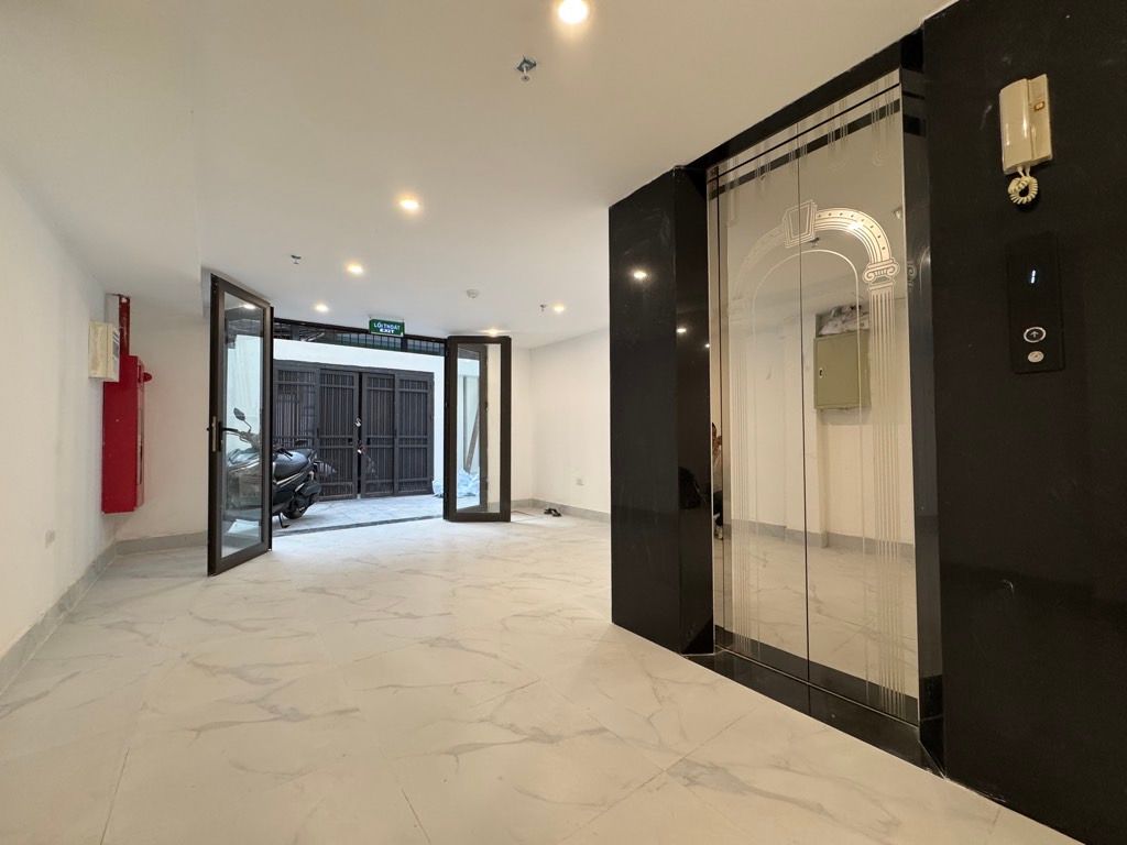 Bán nhà Đê Trần Khát Chân - diện tích 96.3m2 5 tầng - Gà đẻ trứng vàng - giá 19 tỷ