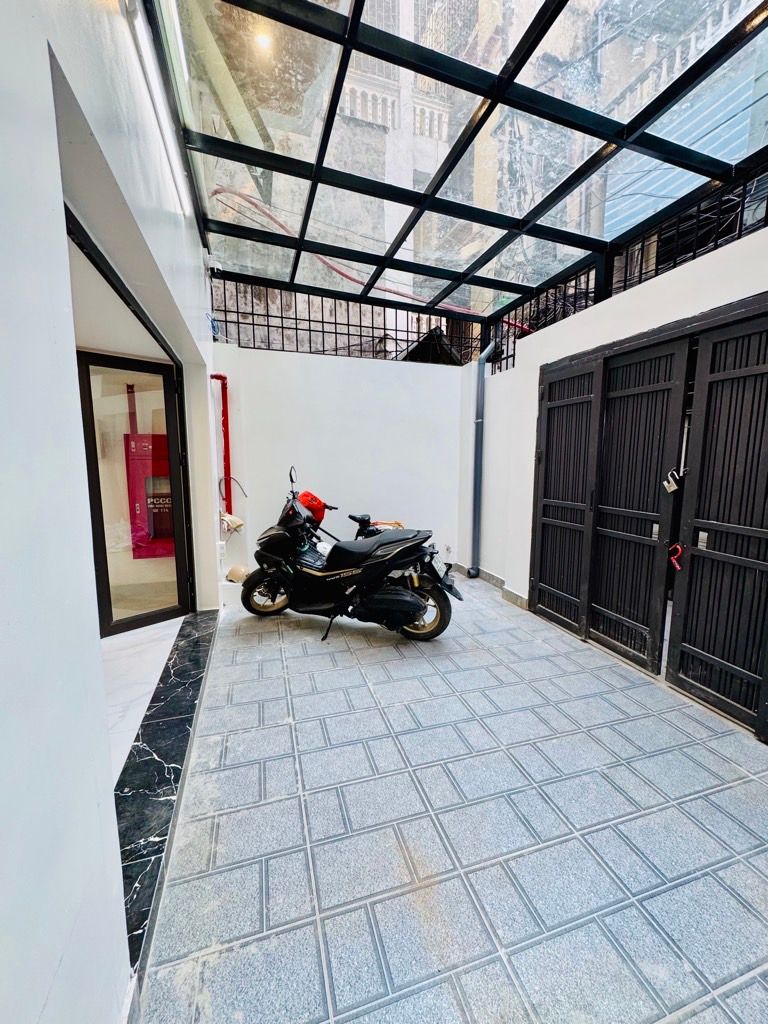 Bán nhà Đê Trần Khát Chân - diện tích 96.3m2 5 tầng - Gà đẻ trứng vàng - giá 19 tỷ