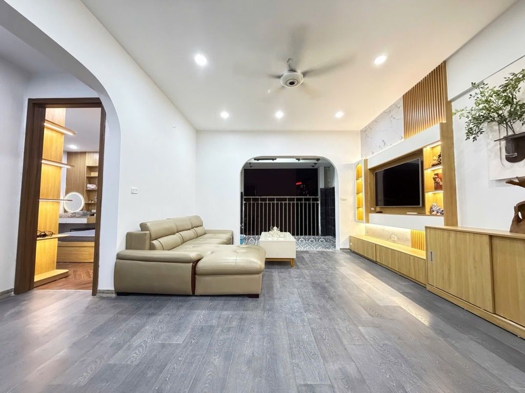 Bán nhà Linh Đàm - diện tích 82m2 1 tầng - Nhà đẹp full nội thất - giá 6,75 tỷ