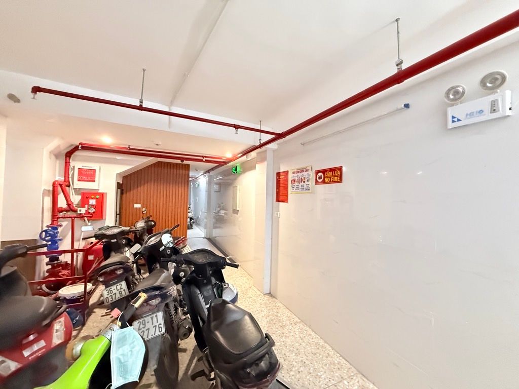 Bán nhà Định Công Thượng - diện tích 50.6m2 7 tầng - Ô Tô vào nhà - giá 13,8 tỷ