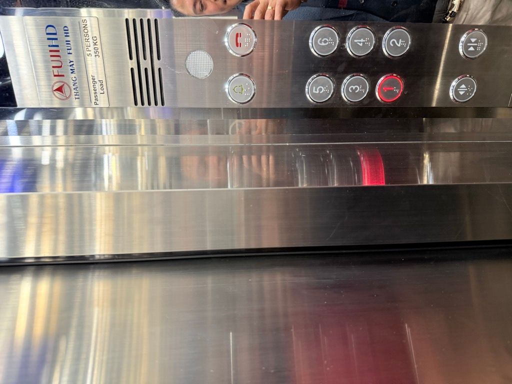 Bán nhà Định Công Thượng - diện tích 50.6m2 7 tầng - Ô Tô vào nhà - giá 13,8 tỷ