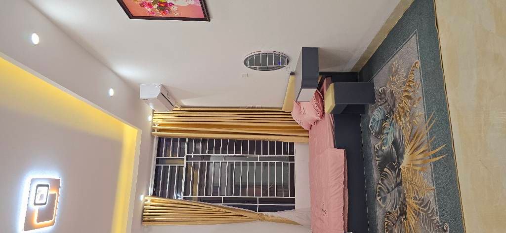 Bán nhà Giáp Bát - diện tích 22,3m2 3 tầng - Nhà sửa mới kính koong long lanh tặng full nội thất - giá 6,4 tỷ