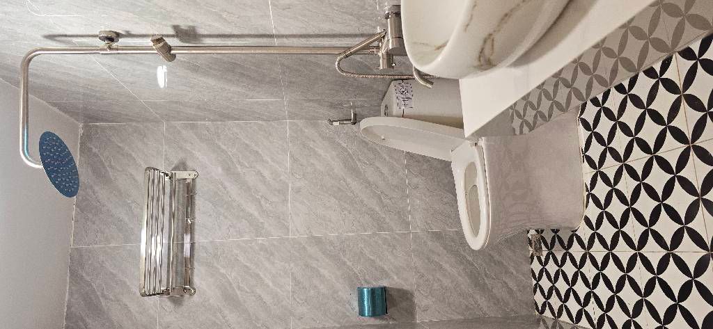 Bán nhà Giáp Bát - diện tích 22,3m2 3 tầng - Nhà sửa mới kính koong long lanh tặng full nội thất - giá 6,4 tỷ