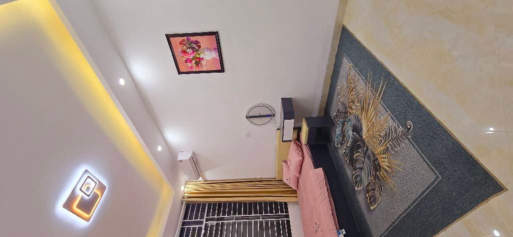 Bán nhà Giáp Bát - diện tích 22,3m2 3 tầng - Nhà sửa mới kính koong long lanh tặng full nội thất - giá 6,4 tỷ