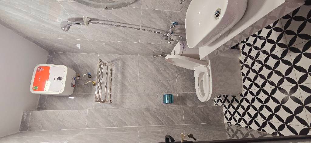 Bán nhà Giáp Bát - diện tích 22,3m2 3 tầng - Nhà sửa mới kính koong long lanh tặng full nội thất - giá 6,4 tỷ