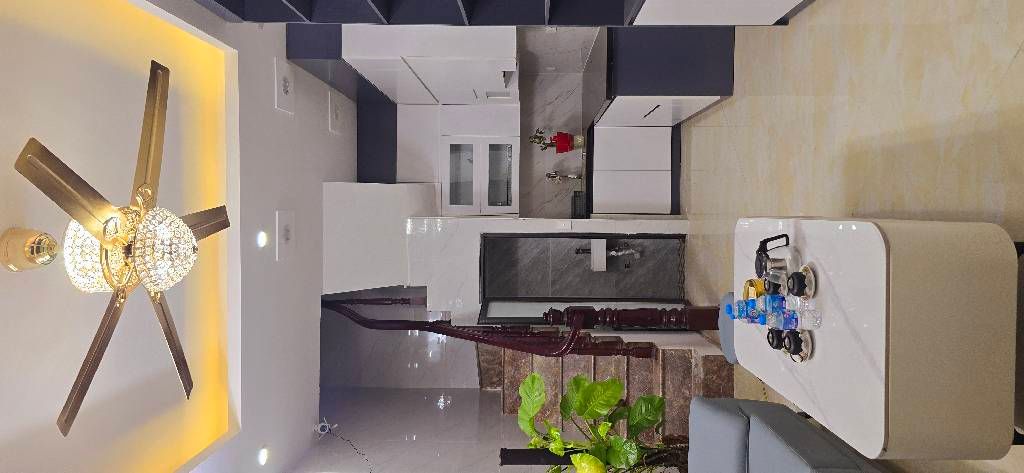 Bán nhà Giáp Bát - diện tích 22,3m2 3 tầng - Nhà sửa mới kính koong long lanh tặng full nội thất - giá 6,4 tỷ