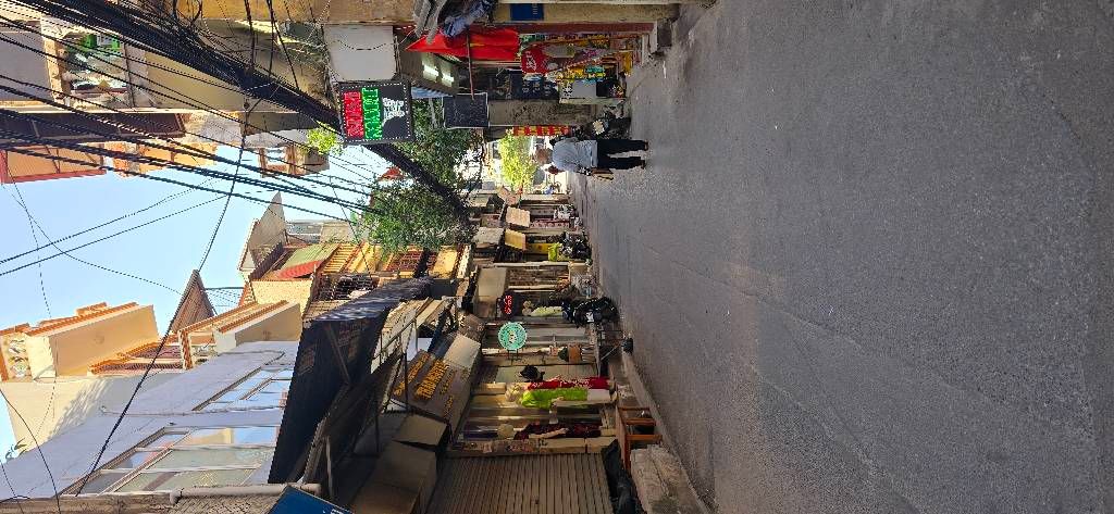 Bán nhà Giáp Bát - diện tích 22,3m2 3 tầng - Nhà sửa mới kính koong long lanh tặng full nội thất - giá 6,4 tỷ