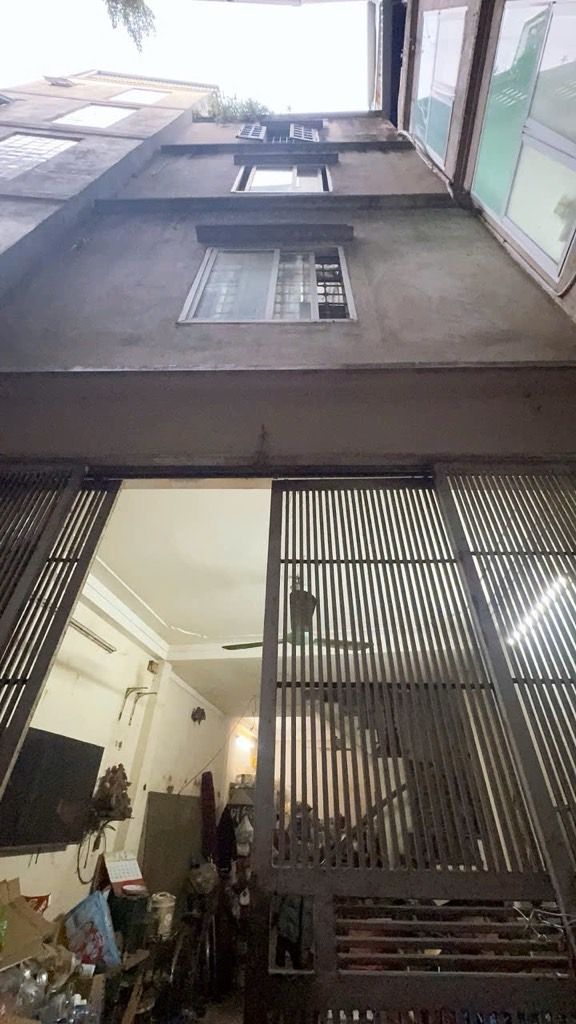 Bán nhà Trường Chinh - diện tích 37,6m2 5 tầng - 1 nhà ra phố - giá 13 tỷ