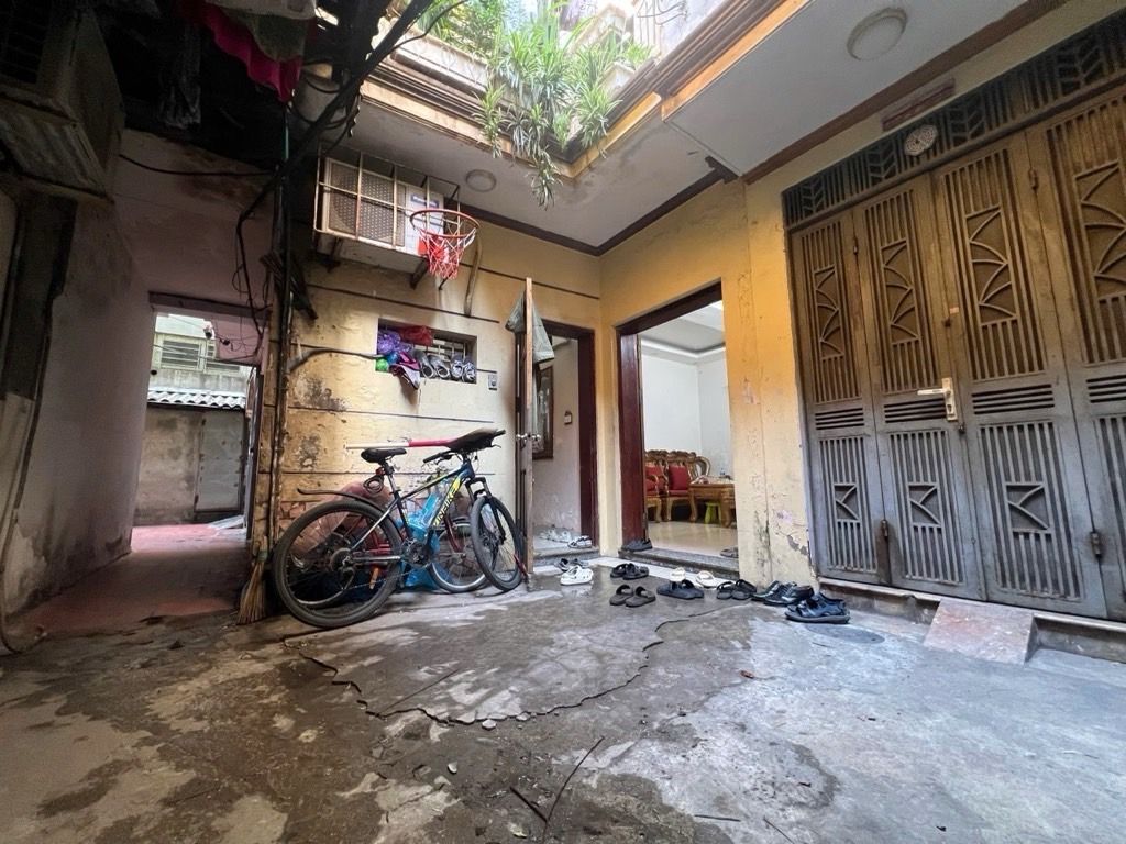 Bán nhà Nguyễn Lương Bằng - diện tích 41m2 3 tầng - Lô góc, cách 60m ra ô tô tránh - giá 9,7 tỷ