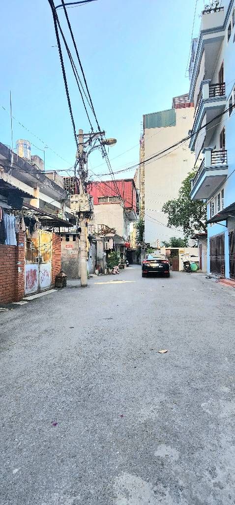 Bán nhà Khương Trung - diện tích 150m2 2 tầng - Ô tô tải đỗ chân cầu thang - giá 5,2 tỷ