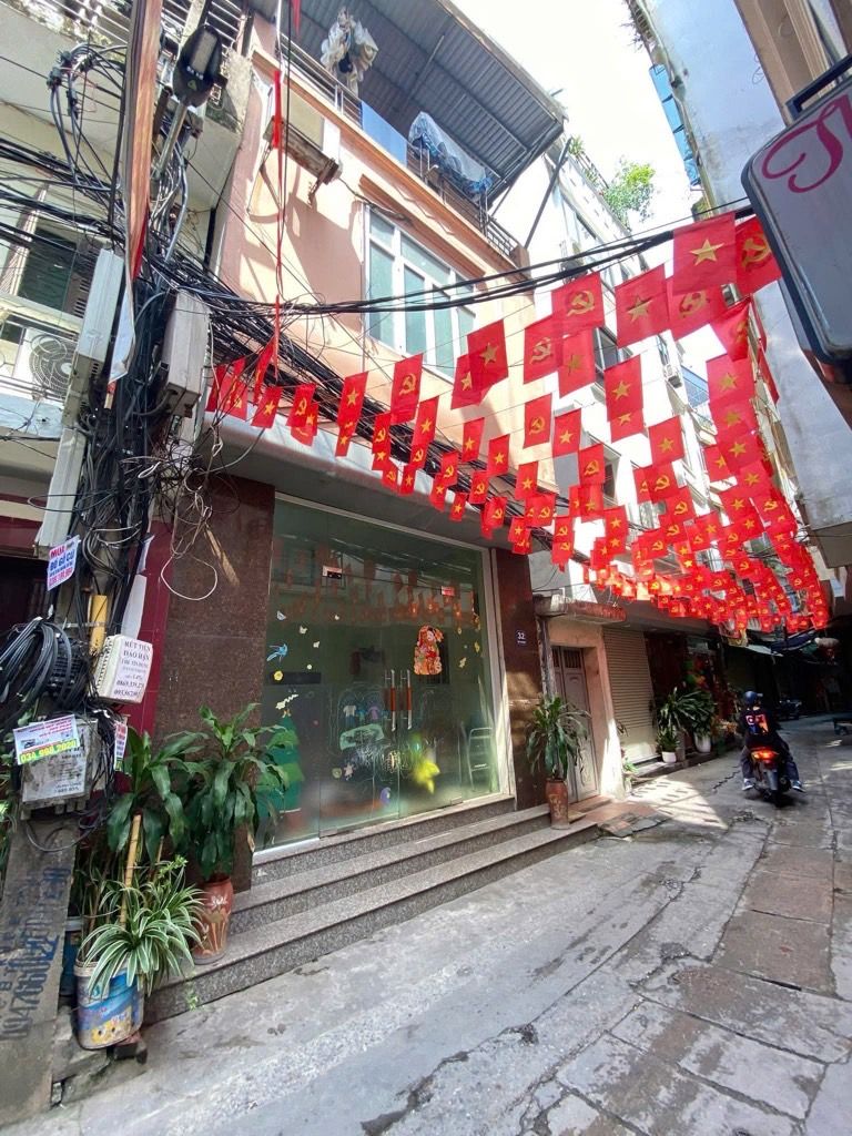 Bán nhà Tô Hoàng - diện tích 52.5m2 3 tầng - Ngõ thông kinh doanh - giá 13 tỷ