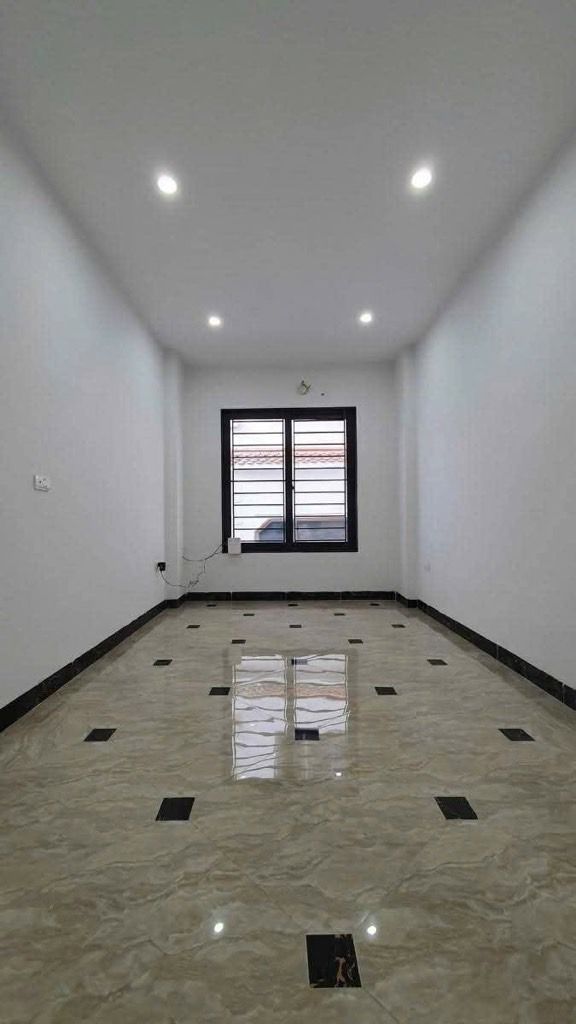 Bán nhà Thịnh Liệt - diện tích 49m2 5 tầng - Ô TÔ ĐỖ CỬA - giá 6 tỷ