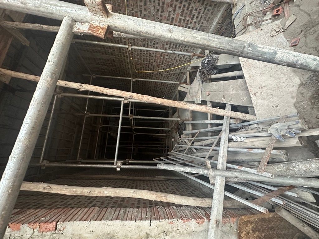 Bán nhà Đông Thiên - diện tích 25m2 5 tầng - nhà đang xây thô - giá 4,98 tỷ