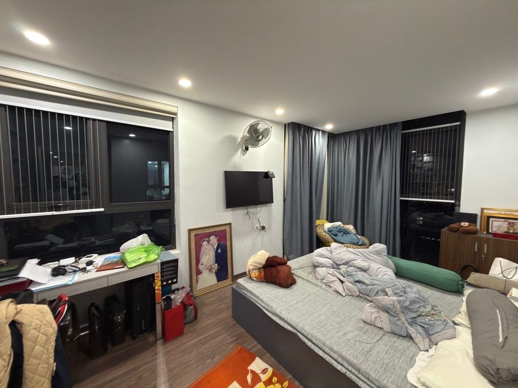 Bán nhà Nguyễn Trãi - diện tích 122m2 24 tầng - Lô góc - giá 12,9 tỷ