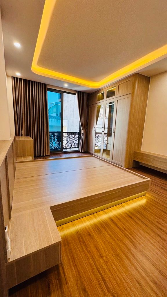 Bán nhà Võ Thị Sáu - diện tích 54m2 5 tầng - Lô góc, thang máy - giá 15,8 tỷ