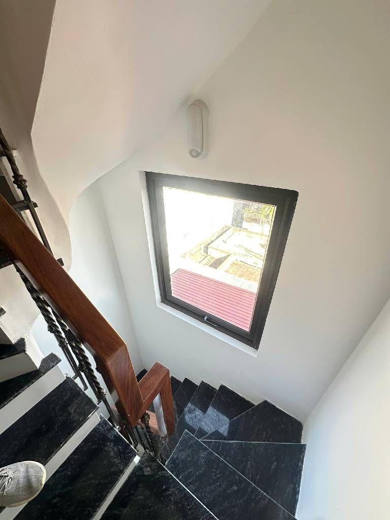 Bán nhà Kim Ngưu - diện tích 49.8m2 7 tầng - 12 phòng khép kín - giá 15,6 tỷ