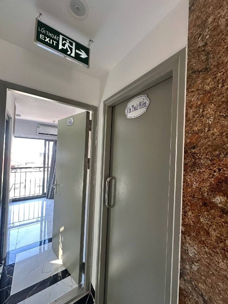 Bán nhà Kim Ngưu - diện tích 49.8m2 7 tầng - 12 phòng khép kín - giá 15,6 tỷ