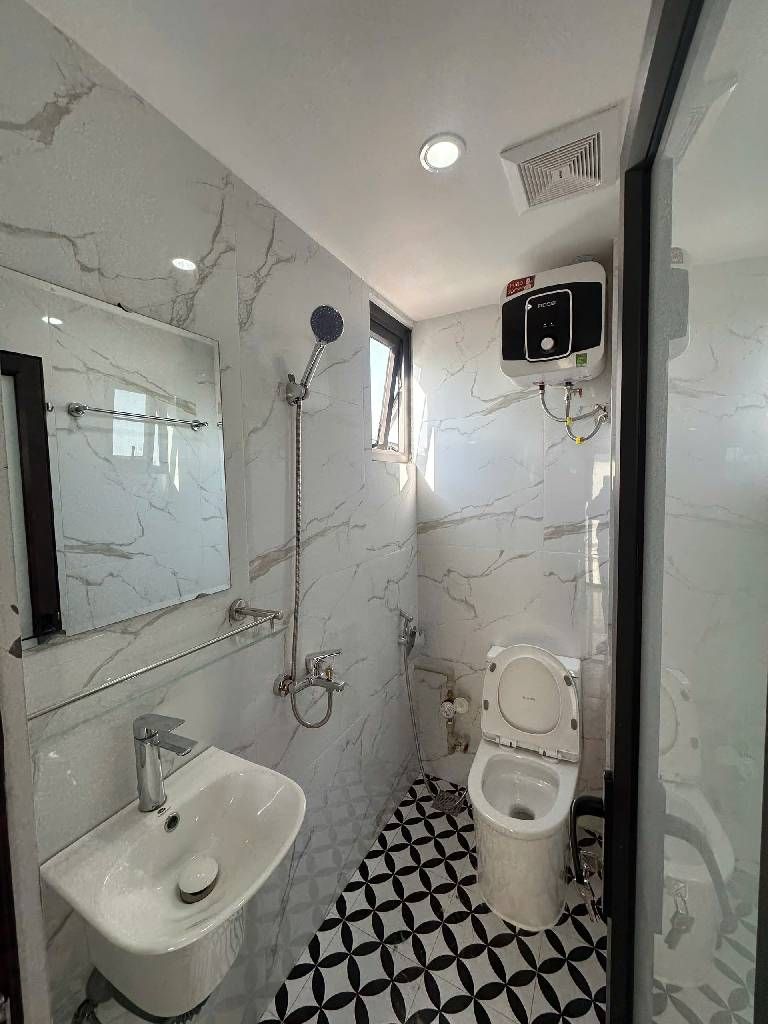 Bán nhà Kim Ngưu - diện tích 49.8m2 7 tầng - 12 phòng khép kín - giá 15,6 tỷ