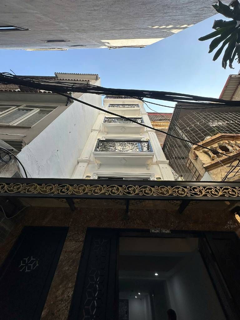 Bán nhà Kim Ngưu - diện tích 49.8m2 7 tầng - 12 phòng khép kín - giá 15,6 tỷ