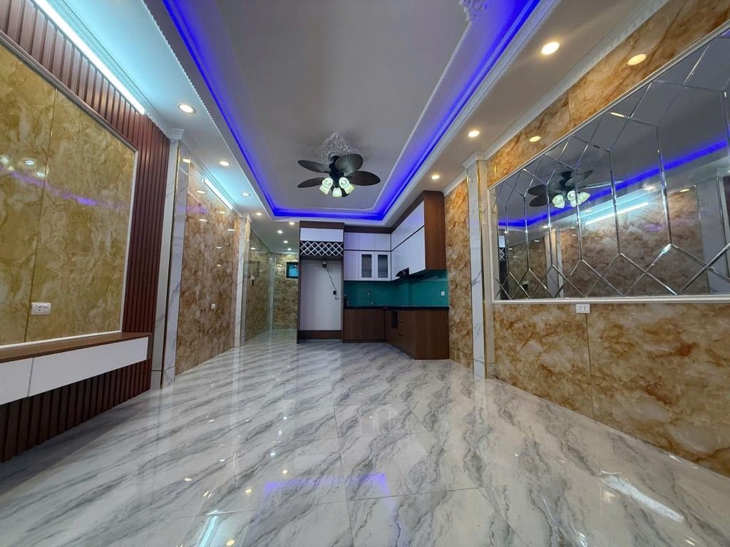 Bán nhà Tam Trinh - diện tích 39m2 6 tầng - Thang máy - giá 11,5 tỷ