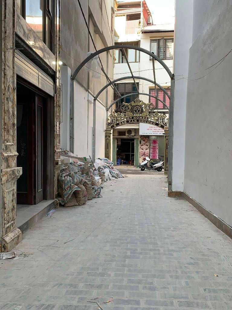 Bán nhà Văn Chương - diện tích 31m2 6 tầng - ô tô vào trong nhà - giá 13,6 tỷ