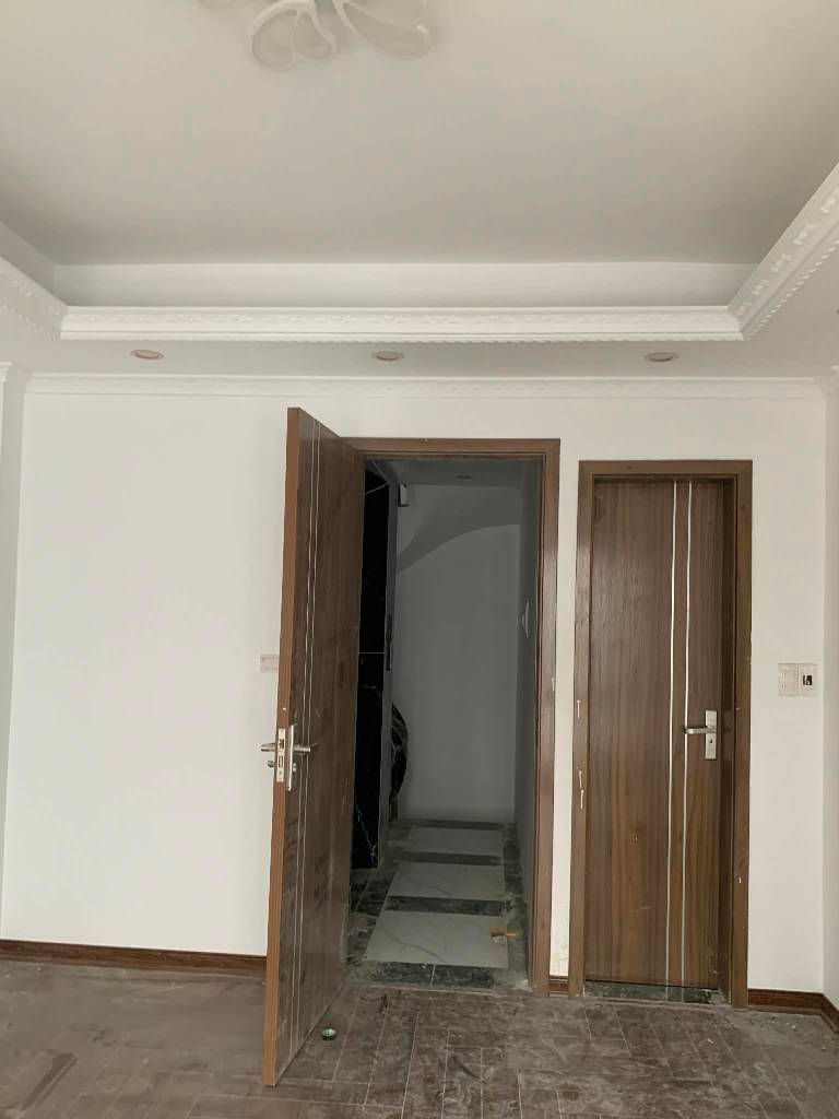 Bán nhà Văn Chương - diện tích 31m2 6 tầng - ô tô vào trong nhà - giá 13,6 tỷ